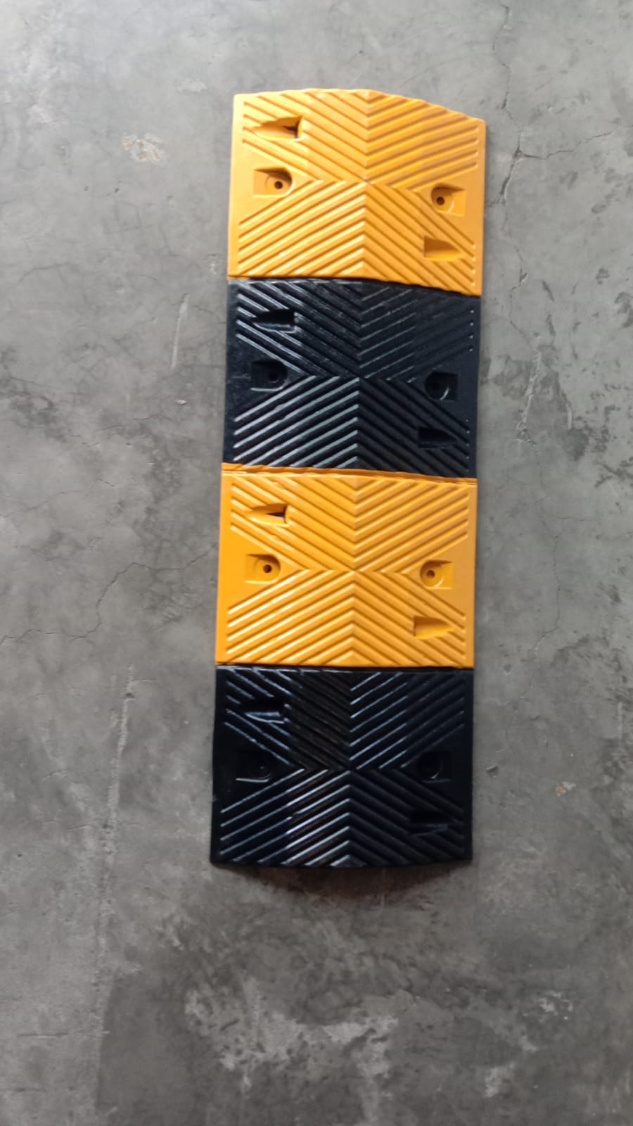 speed-bump-polisi-tidur-karet